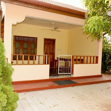 New Land Guest House Batticaloa Exteriör bild