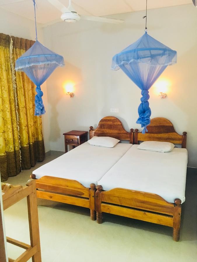 New Land Guest House Batticaloa Exteriör bild