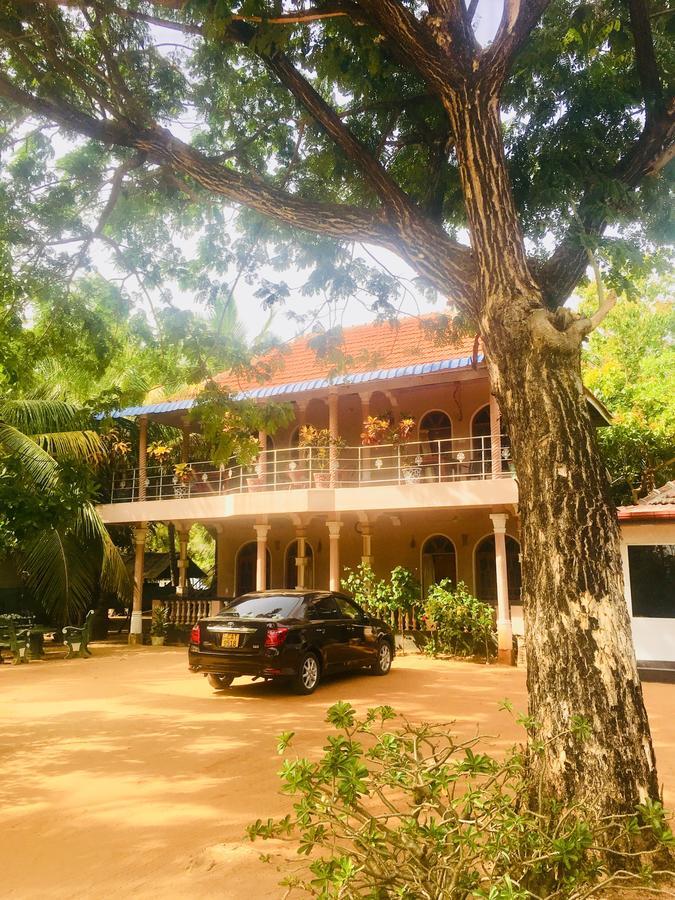 New Land Guest House Batticaloa Exteriör bild